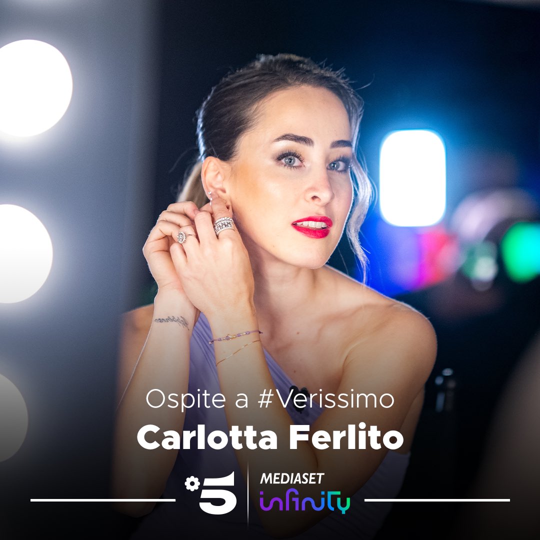 Carlotta Ferlito si racconterà oggi a #Verissimo 💖 Appuntamento alle 16:30 su #Canale5 e in streaming su Mediaset Infinity