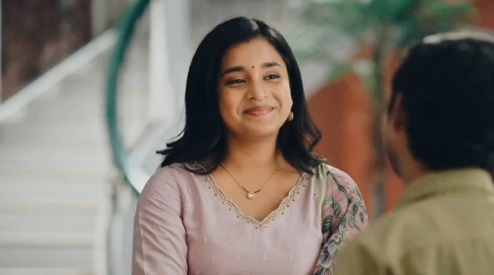 My baby boo look si pretty when she smile, but nowadays she just happy and smile for show off🥺 I miss my happy girll 🥲 pls give her some happiness and piece in her life, she deserve all the happiness in world 💓 #SumbulTouqeerKhan #KavyaBansal #KavyaEkJazbaaEkJunoon #kavya