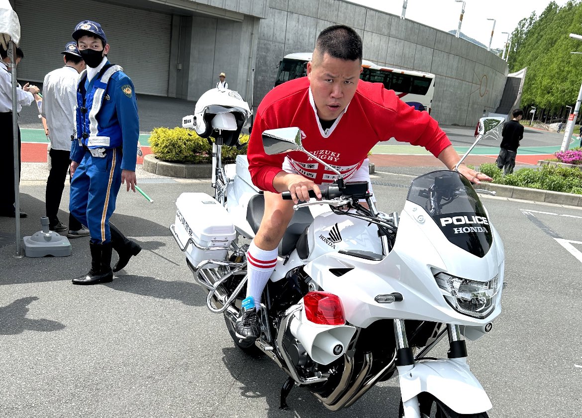 87dekaMAN's tweet image. マツダスカイアクティブズ広島
対　日野レッドドルフィンズ　
イベント呼んで頂きありがトライ‼️
みんなイベントめっちゃ楽しんでた🔥
うどんのどんどんでノーサイド✌️
@mazdaskyactivs