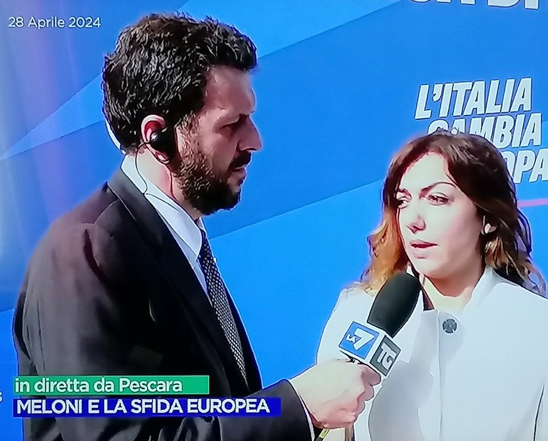 Ma è mai possibile che tocca subirci la morale da questa qui che è una PREGIUDICATA? 🤬 Roba da pazzi. In questo Paese ormai vale tutto, non vi è più dignità né pudore politico. #Montaruli #FdI #Melonivergogna