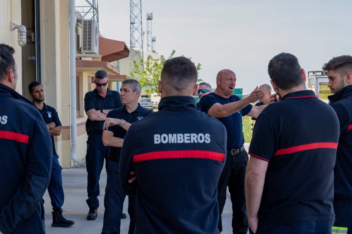 🇪🇸🛫 La Base Aérea de Morón es hogar de una sólida alianza entre las Fuerzas Aéreas de España y EE.UU. La integración y entrenamiento conjunto fortalece la seguridad y eficiencia en operaciones críticas, demostrando que juntos somos más fuertes. 💪🇺🇸🇪🇸 @ejercitoaire @usairforce