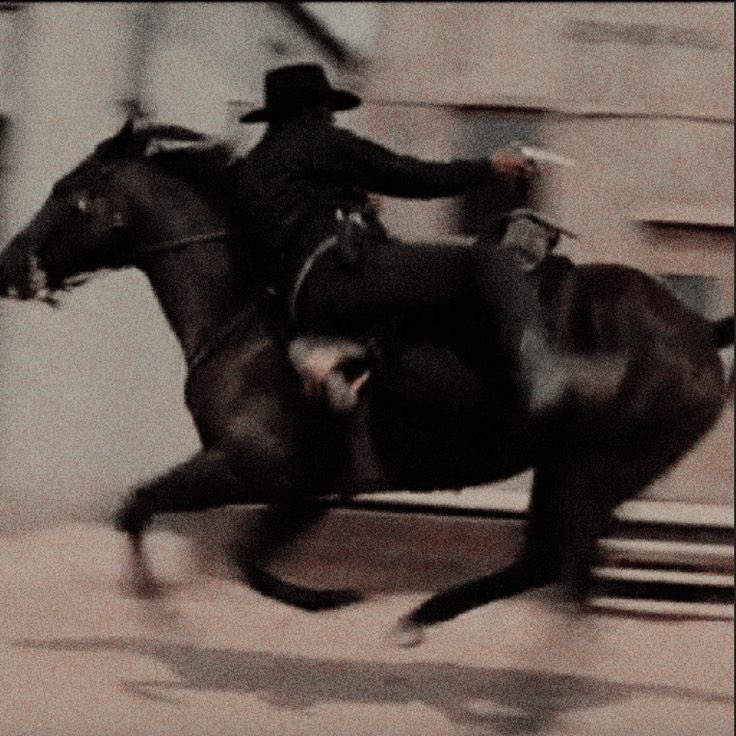 Mission2Mordor's tweet photo. Where the Wild Mustangs Roam

Wild West au 🧵 https://t.co/0Iy7hmpJE0