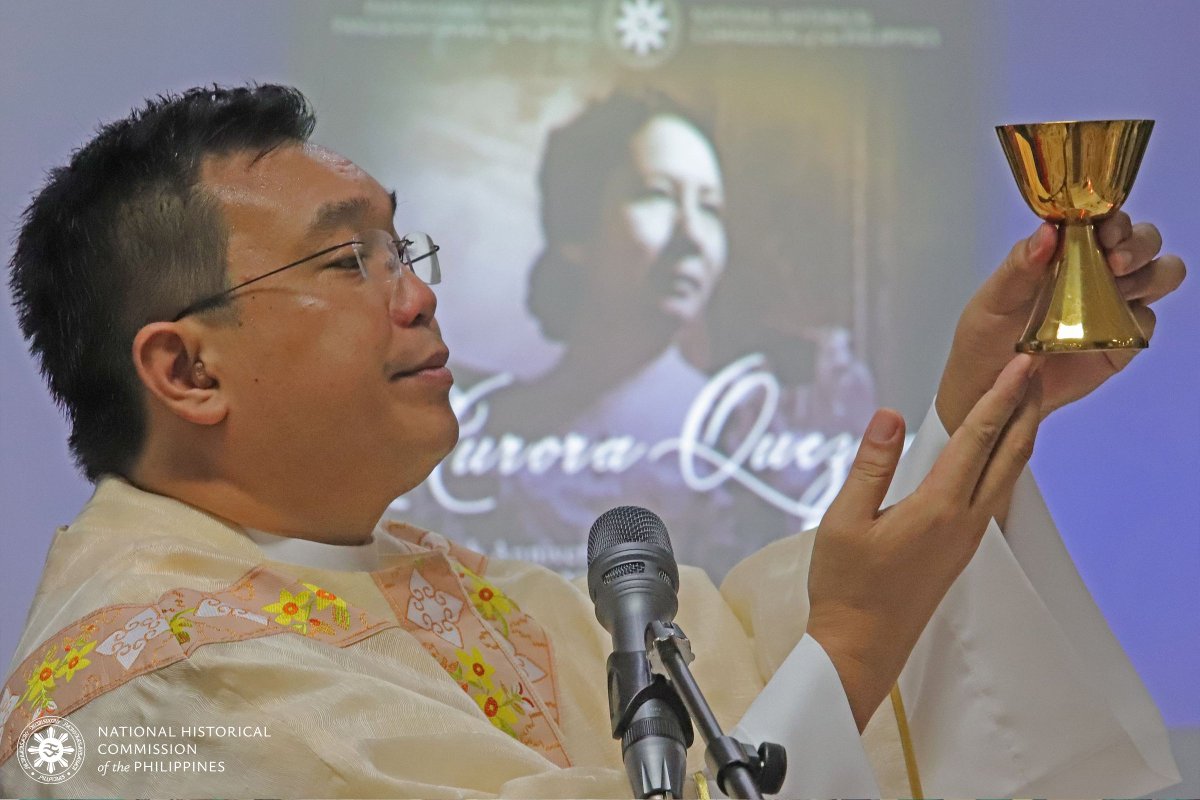 This morning, we commemorated the 75th death anniversary of former First Lady Aurora Aragon Quezon through a memorial mass and blessing at the NHCP Museo ni Manuel Quezon in Quezon City.

#AAQ75
#PatuloySaPagtuklas