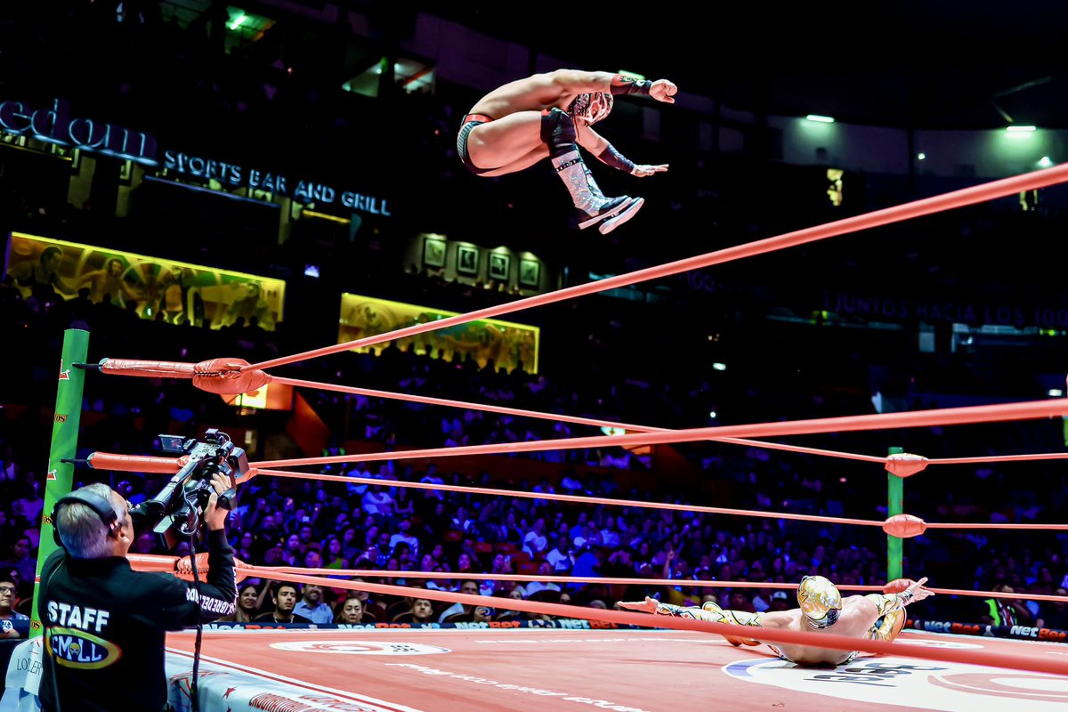 CMLL_OFICIAL tweet picture