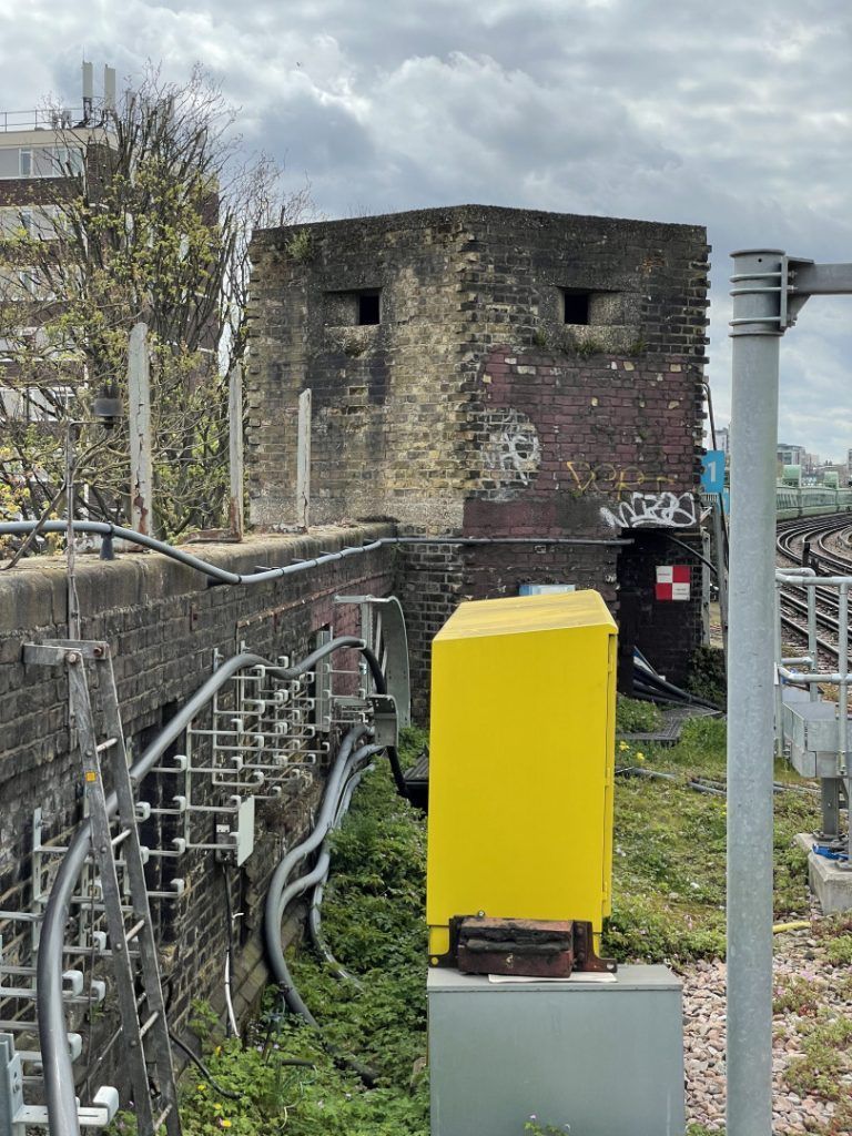 At Putney Bridge Station is an incredible WWII survivor, a pilbox! Ever spotted it? Read about its history here: buff.ly/36mOueg