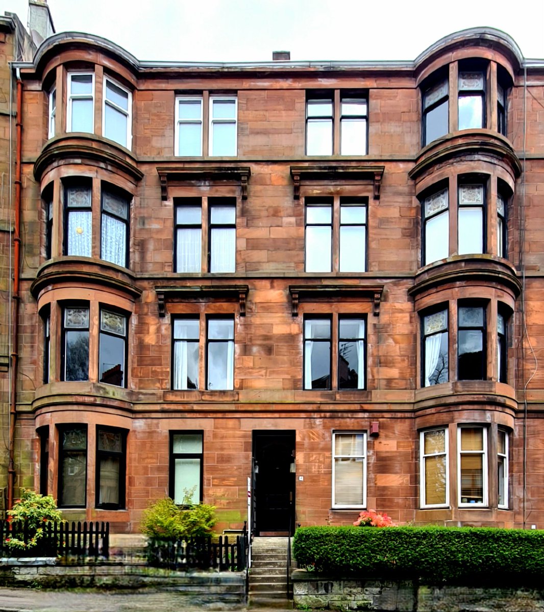 Red sandstone tenement on Caird Drive in the Partickhill area of Glasgow.

#glasgow #tenement #architecture #glasgowbuildings #partickhill #glasgowtenement #buildingphotography #architecturephotography