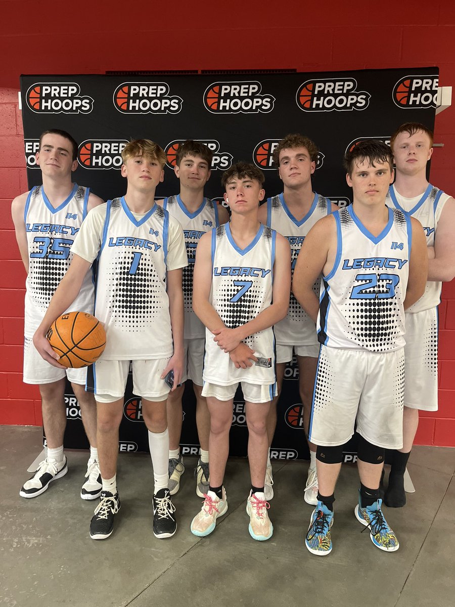 Megan Moulder tweet media