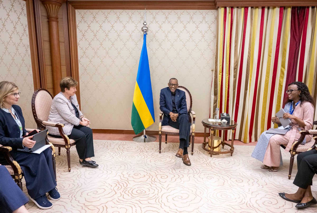 Perezida #Kagame uri muri Arabie Saoudite, yahuye n'Umuyobozi w'Ikigega Mpuzamahanga cy'Imari, #IMF Kristalina Georgieva, baganira ku mikoranire y'iki kigega n'u Rwanda.