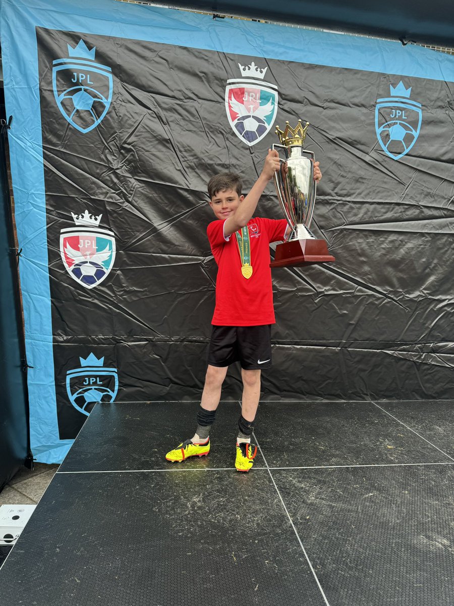 JordanGarry's tweet image. Officially the best U10 team in the country ⚽️💙❤️ what a day and achievement for my son 🙌🏴󠁧󠁢󠁥󠁮󠁧󠁿🏆 crowned national champions 💙⚽️