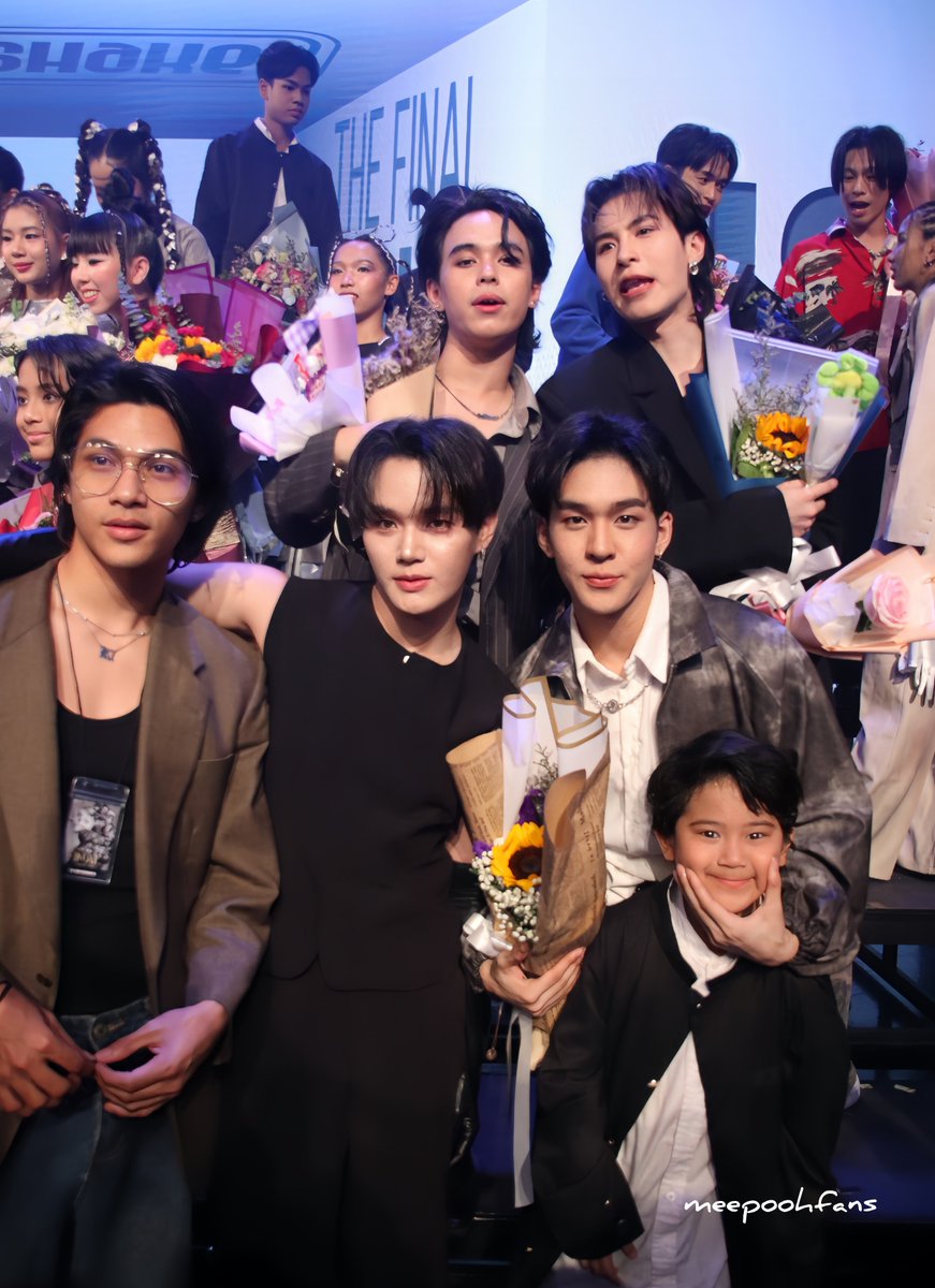 คนละทีมเดียวกัน 💜💙
หมีพูห์กับพี่ๆ งาน HS SHOW CASE 2024 ✨️

#meebilsalem #meepoohflip
#FLIP_FROMNO1R #NO1R_OFFICIAL 
#Frank_DVI #PalotVibes
#Cheetah_DVI #ชีต้าเป็นเสือไม่ใช่แมว
#Auau_DVI #auautnp
#Samui_DVI #HarlemShakeShowcase2024the15thFinal #LAZiCON