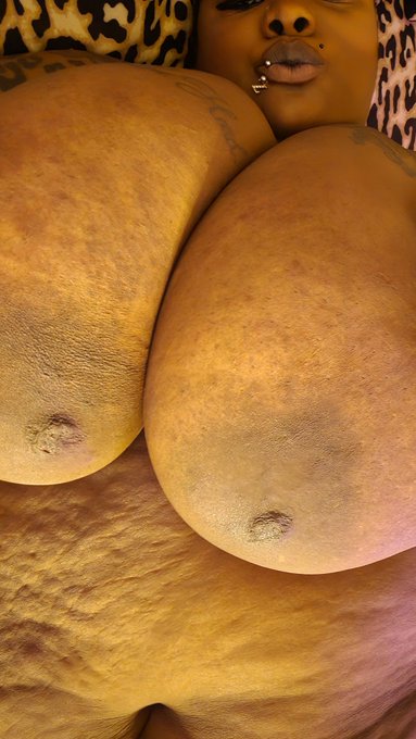 Goodnight. 😘 https://t.co/ZUBhr6i3Hb<a href="/tag/stripchat"class="tags"><span>#stripchat</span></a><a href="/tag/stripchatlive"class="tags"><span>#stripchatlive</span></a>