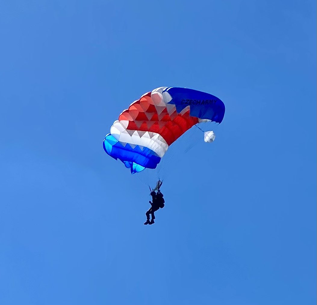 Včera byla poslední dubnová sobota. Jako každý rok si stovky lidí připomněly u pomníku npor. Adolfa Opálky v Ořechově naše hrdiny a také výročí seskoku paravýsadku Out Distance. Osudy členů této skupiny Adolfa Opálky, Karla Čurdy a Ivana Kolaříka jsou důležitým vzkazem a věřím,…