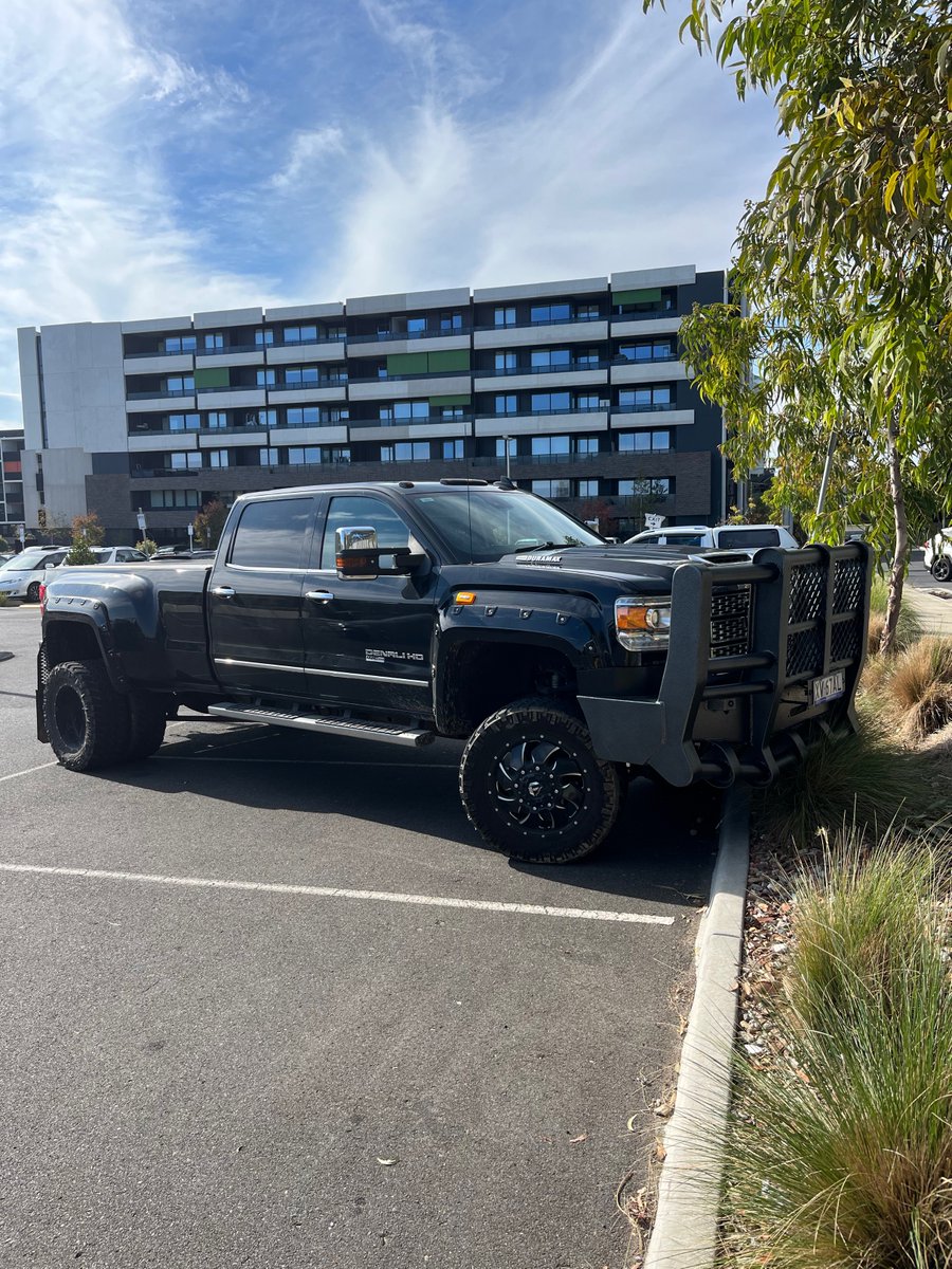 Saw this fucking monstrosity today. It can’t even fit in a parking space and its width barely fits in a lane but these fucking things are legal? The bumper bar is the most ridiculous thing I’ve ever seen on a vehicle. Fuck off to every single wanker who needs this for their ego.