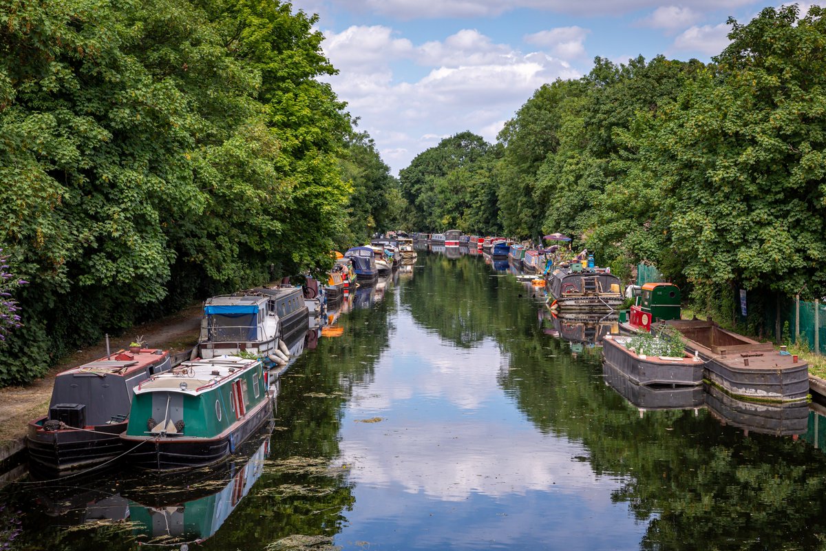 Canal barges on the Grand Union Canal in west London.

#London #England #canal #landscape #landscapephotography #travel #travelphotography #photo #photography #photooftheday