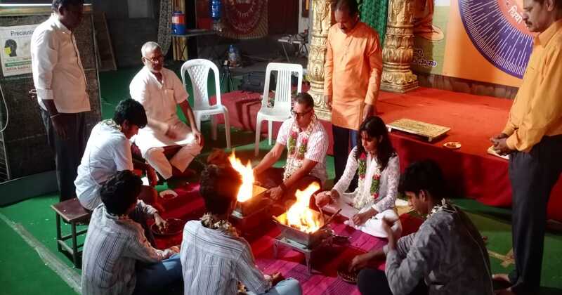 Story of Mohana Chandran - Born Hindu, baptised for marriage, reclaiming as Hindu after 17 years His life as a Hindu, his compulsion to convert to Christianity, and his subsequent return to Hindutva is an interesting journey of declaring his.... vskbharat.com/story-of-mohan…