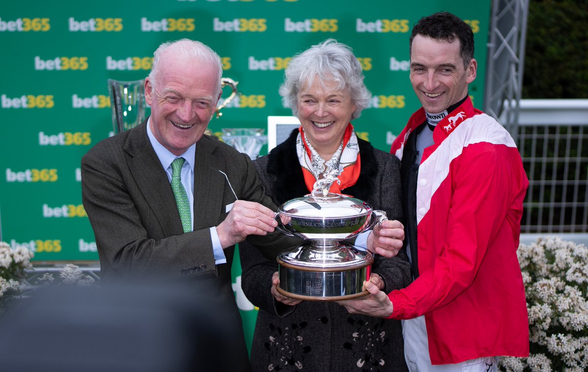 What a day for the Mullins family at Sandown yesterday  👏

#EveryRacingMoment | #GreenTeam