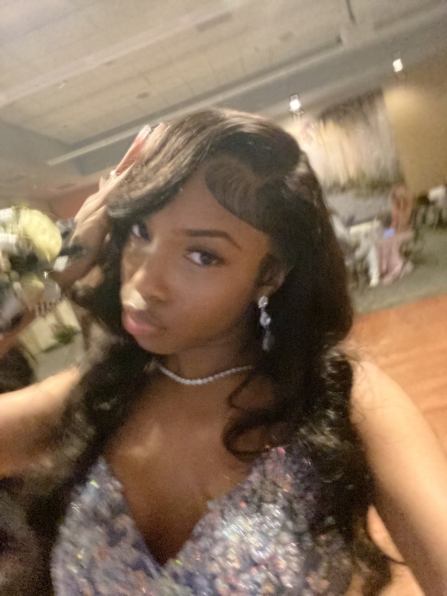 dailoveshergf's tweet image. i loved prom😫😫😫😫 #promqueen