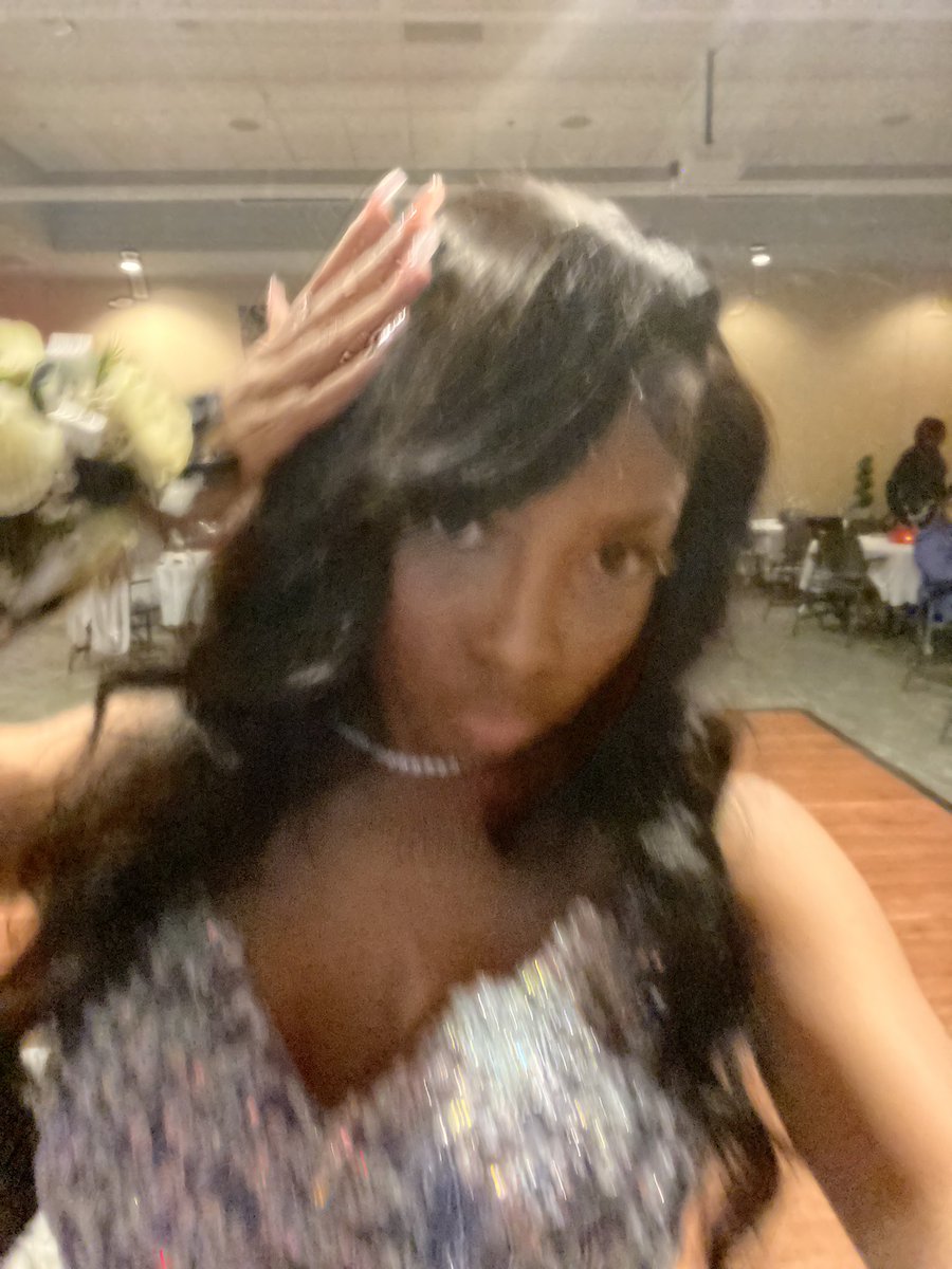 dailoveshergf's tweet image. i loved prom😫😫😫😫 #promqueen