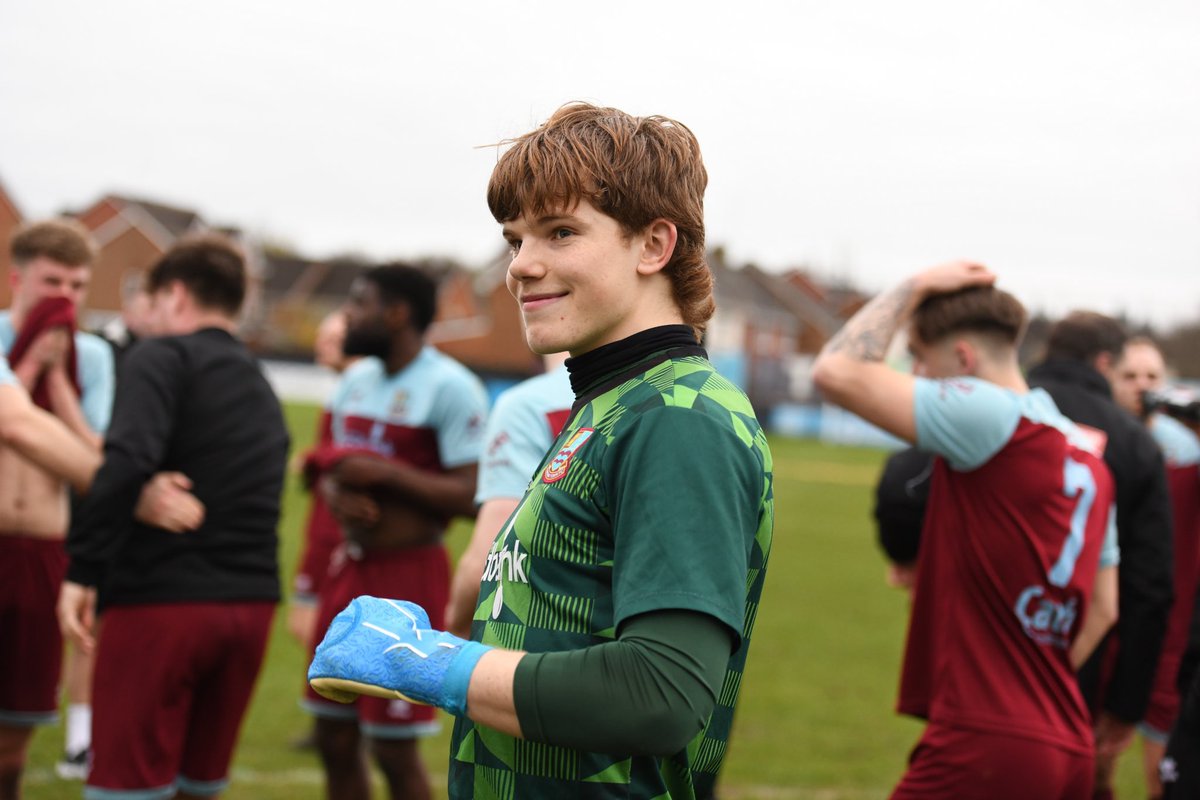 Pat Nash is one of the best young keepers in non league

☑️ 19 years old
🧤 31 clean sheets
💪 Former pro at Everton

He’s currently playing for Farnham who have won the league. From Aldershot - is he someone #TheShots will be looking at?!

Either way, got a very bright future 🙌