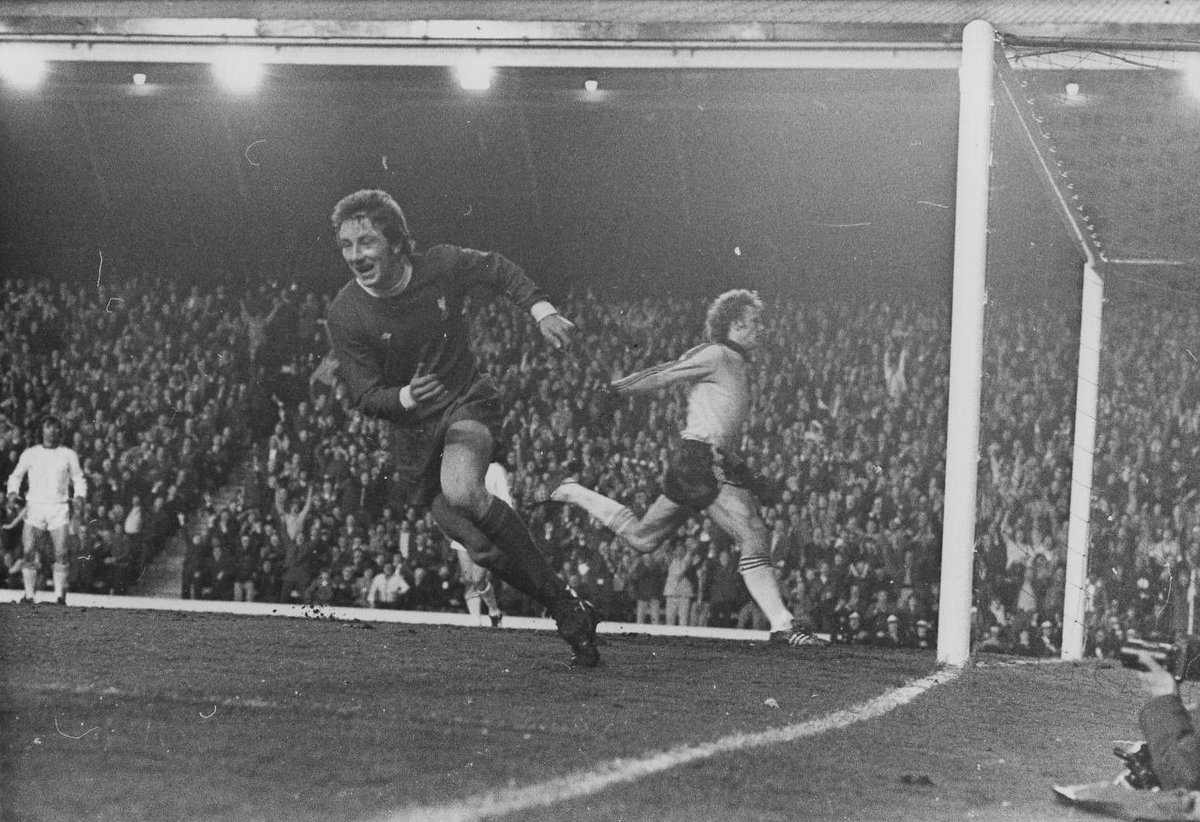 Throwback to an amazing game on 28 April 1976, when Liverpool FC came with a brilliant comeback in the UEFA Cup final 1st leg. Club Brugge were 2-0 up after 15 minutes, but Ray Kennedy, Jimmy Case and Kevin Keegan made it 3-2 for Liverpool in the second half!