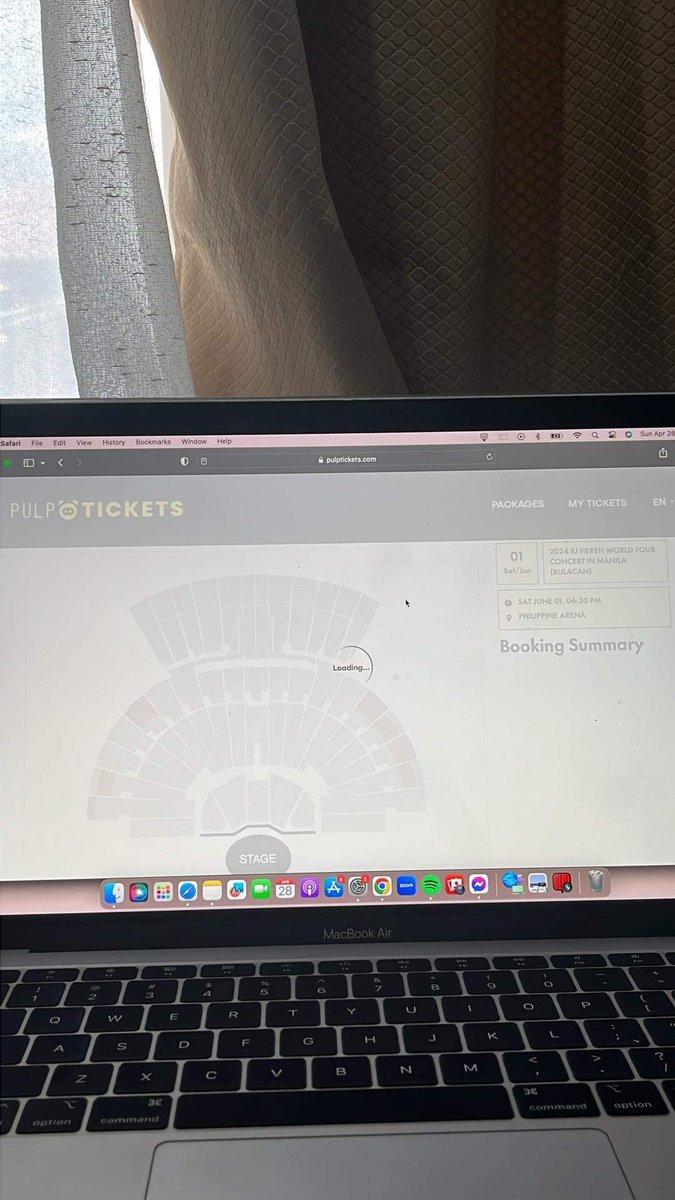 wangjajunhoe's tweet photo. @pulpliveworld Beh ano na 10 minutes na to ganto. Almost 4 hours na ko nag q-queuing 

#IUHERWorldTour https://t.co/pZIuRHbhgL