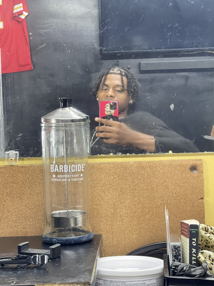 SolidxTae's tweet photo. Retwist or No Retwist?🤔 https://t.co/8VDyx1SmVo