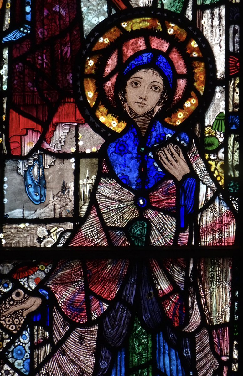 A Harry Clarke photo thread for #StainedGlassSunday So fortunate to have seen so much beautiful glass in Dublin on the @stainedglassmus tour. The intricacy of this work is breathtaking. @BSMGP