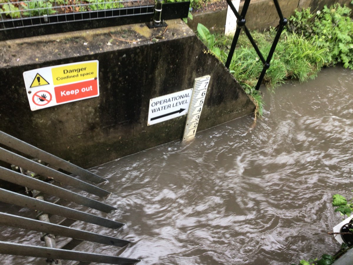 On duty this week and have called out our  <a href="/EnvAgencyMids/">Environment Agency Midlands</a> #Worcestershire field team this morning to clear grills in Worcester City on the #Barbourne brook following more April showers. #Waitingforsummer