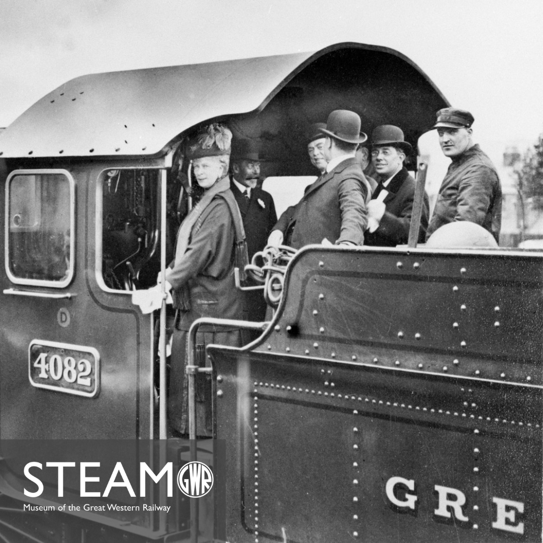 #OnThisDay 100 years ago, King George V & Queen Mary visited Swindon Works. Locomotive No 4082, became iconic in GWR's history, hauling express trains & even King George V's funeral train in 1936. What a remarkable piece of history! 🚂👑 #history #Royals #BritishRoyality