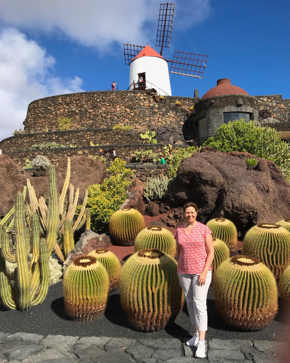 Art and culture abound in ☀️ sunny Lanzarote. Discover Cesar Manrique - hero of the local art scene 👉🏽 heatheronhertravels.com/lanzarote-wint… 🇪🇸 His influence is in low rise traditional style white buildings that he popularised & the visitor attractions that he created @BarceloHotels AD