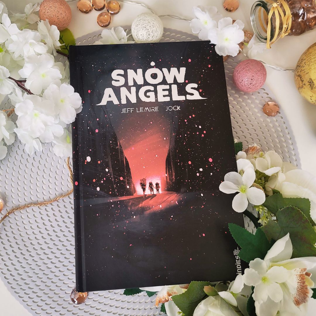 Faut-il braver le désert ou suivre la Tranchée, plus loin que quiconque n'a osé s'aventurer ? 🌨️
Dans la même veine que La Route, Snow Angels, le nouveau titre de Jeff Lemire et Jock : urban-comics.com/snow-angels/

#bd #art #beautiful #bookaddict #bookaholic #lecture #livres