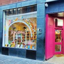 There’s a new independent bookshop in Glasgow. @BigglestonesBks is in Glassford Street. Do pay them in a visit. They’re open today at 12!