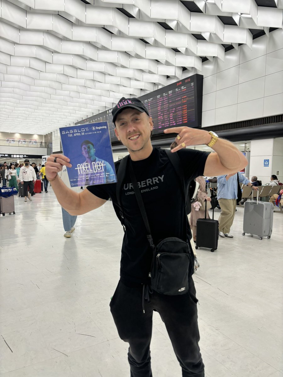 Welcome to Japan🇯🇵 @AxelBoyMusic His show is on Tuesday, 30 April at @club_camelot @beginningtokyo ✖︎ @BASSLOTJAPAN