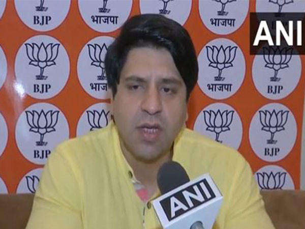 'Congress has no mission, vision but confusion, division, contradictions,' Shehzad Poonawalla after Arvinder Singh Lovely's resignation Read @ANI Story | aninews.in/news/national/… #Congress #ShehzadPoonawalla #ArvinderSinghLovely #Delhi