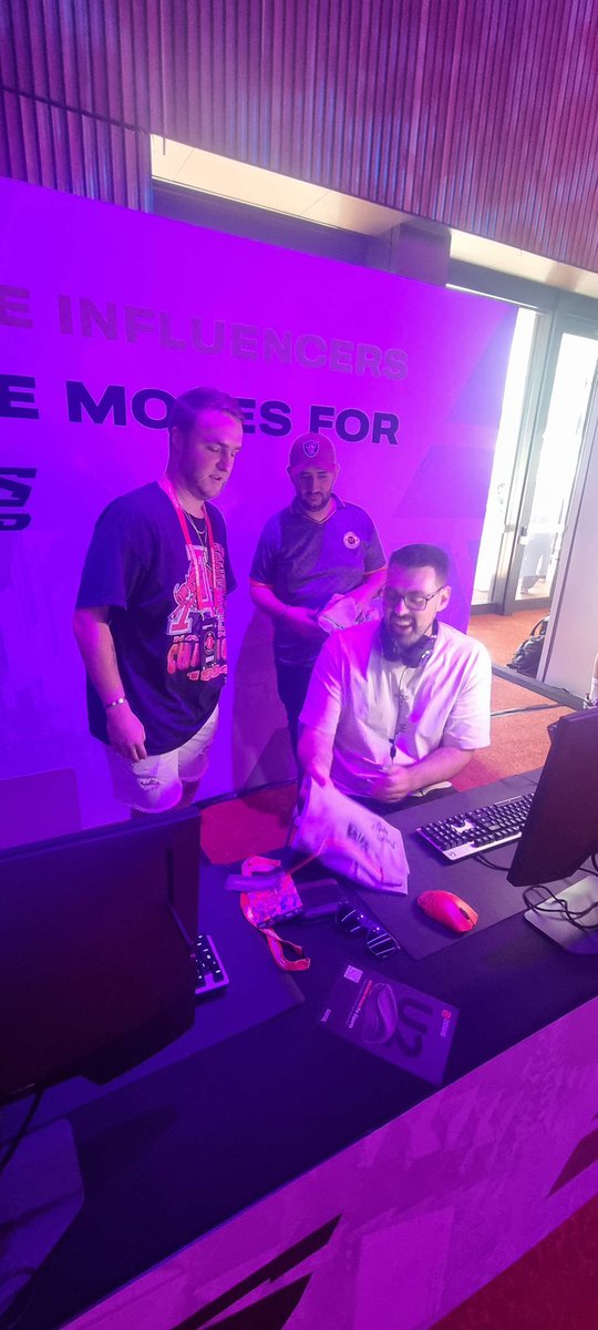 TraumHD's tweet photo. Not a bad weekend at @DreamHackAU 

Was a wicked time meeting people!

Shoutout the boys
@iRuPineapple 
@SamzKay 
@iRuMarty 

And @FURY_Global https://t.co/sC6FLvIpFR