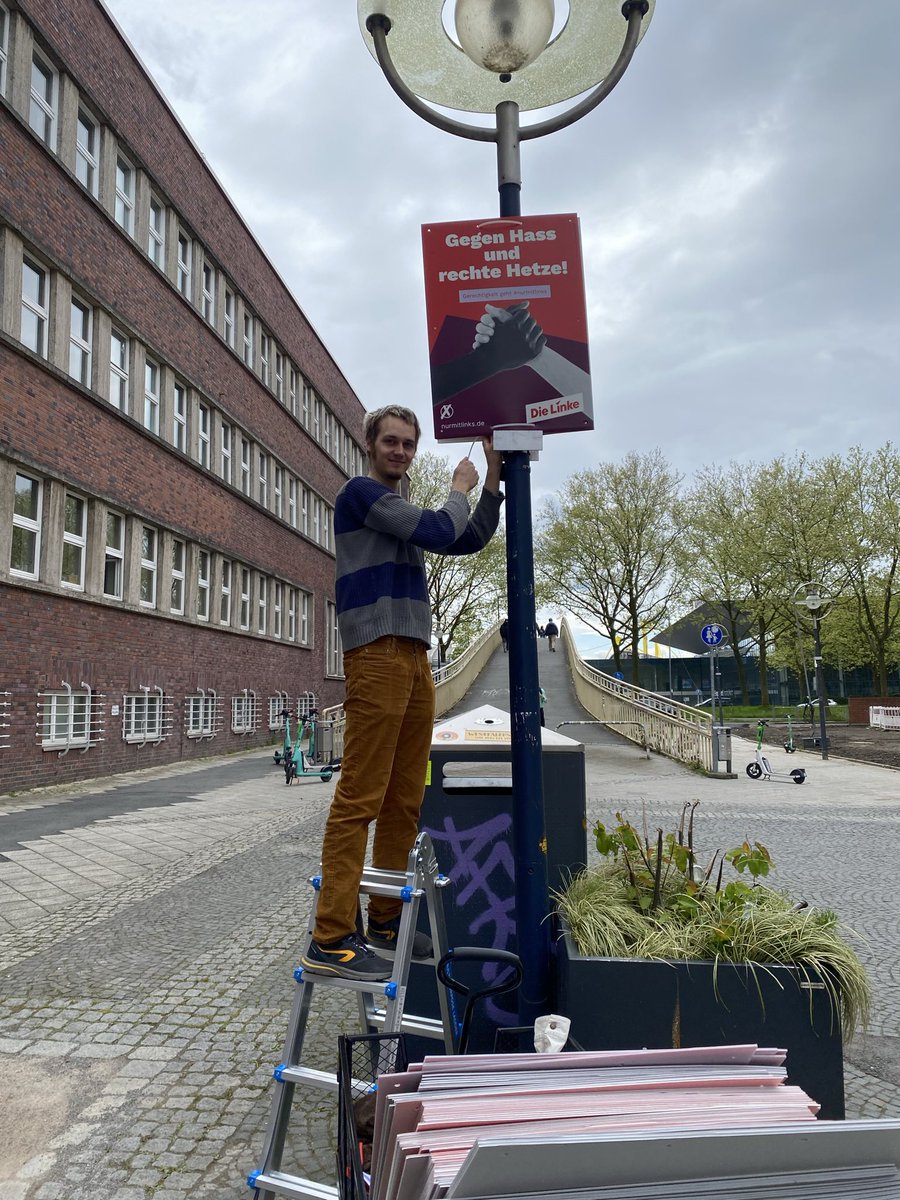 Der Wahlkampf hat begonnen!

Gestern trafen wir uns im Linken Zentrum und machten uns auf unsere Stadt zu plakatieren!

Die #Europawahl bestimmt den Kurs den die EU geht. Wir brauchen ein Europa für die Menschen statt für Konzerne!

Gerechtigkeit geht #nurmitlinks

#Europawahl24