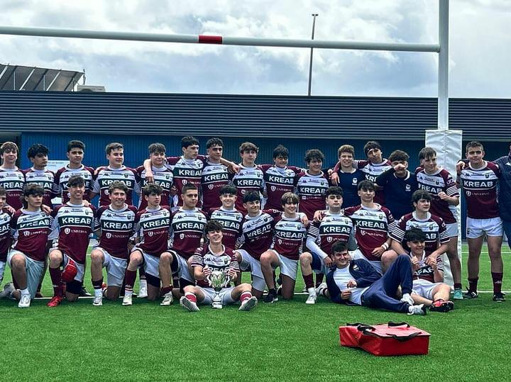 #NuestroRugby #LigaFRM ¡ENHORABUENA AL CAMPEÓN!🏆

Desde la Federación de Rugby de Madrid, felicitamos al <a href="/AlcobendasRugby/">Silicius Alcobendas Rugby</a>🥇 por proclamarse campeones de Liga en categoría Sub-16

🥈 <a href="/iirugby/">A.D. Ingenieros Industriales Las Rozas Rugby</a> 
🥉 <a href="/CRLiceoFrances/">Club de Rugby Liceo Francés</a> 

#RugbyMadrid