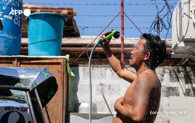 #Philippines Suspends Classes in 47,000 #Schools Amid Extreme Heat & Jeepney Strike

The Philippines suspends in-person classes nationwide for 2 days due to #extremeHeat #HeatWave

tr.im/world/philippi…