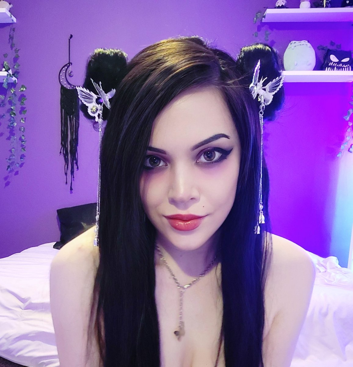 Spooky_Rika's tweet photo. Feel so pretty with these butterfly clips! #girlswithtattoos #alt #altgirl #alternative #egirlaesthetic #egirl #egirls #altmodel #altgirls #altgirl #altgirlfriend #grunge #goth #gothgirl #gothgoth #gothic #gothstyle #waifus #waifumaterial #waifugirl #gamergirls #gamergirl https://t.co/tv8NyGS5DE