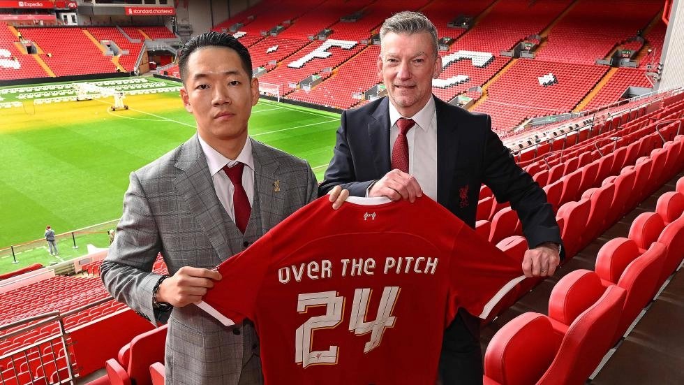 Liverpool FC continues with its ambitious plans for international growth with the signing of its first ever retail partnership in South Korea🇰🇷 with Over the Pitch. Under the agreement, Liverpool will collaborate with the brand on product development and market expansion.