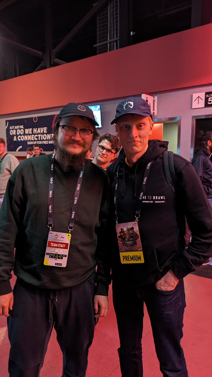 We got to meet this absolute legend <a href="/MATUMBAMAN/">Lasse Urpalainen</a> yesterday. Also thanks for the photobomb, <a href="/BananaSlamJamma/">BSJ</a> . 😂 And kudos to <a href="/ESLDota2/">ESL Dota2</a> for a stellar event!