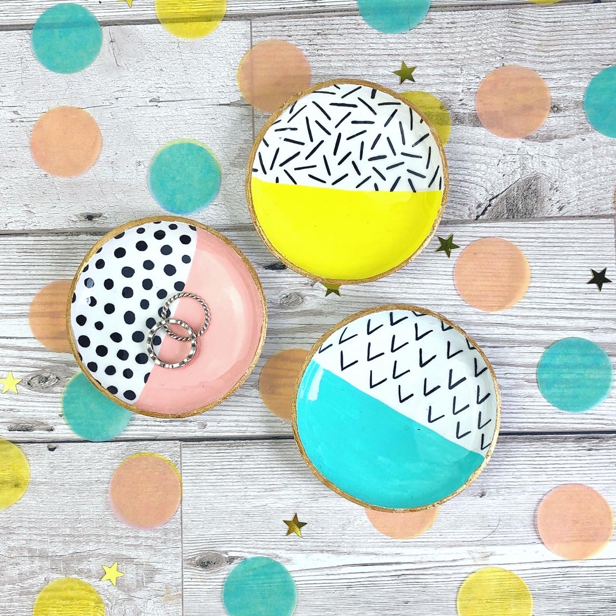 cwadephotoart's tweet photo. In need of a unique gift idea? 
All my trinket dishes are handmade &amp; hand painted making them all one of a kind! 

https://t.co/knif1vQIvM

#ukgiftam #ukgifthour #handmade #shopindie https://t.co/AeqOeKmQGX
