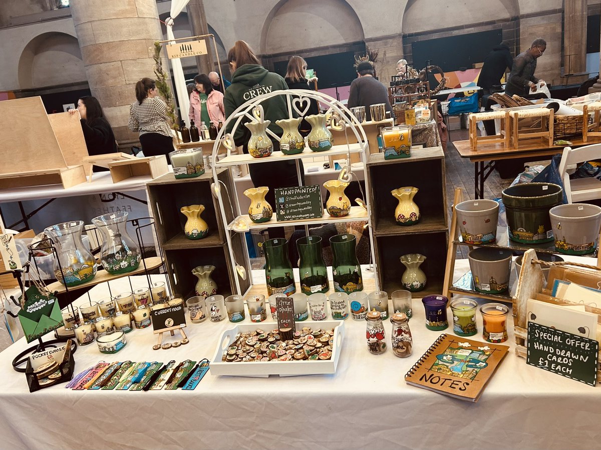 Leeds today! We’re at Left Bank, 10-4pm today. Lots of hand painted Leeds skyline goodies. And a billion Little Dinkies 😂💓 #leeds #leedsunited #headingley #leedsart #leedslife #leftbank #handpainted #art #artist #littlebusiness #littlebusinessowner