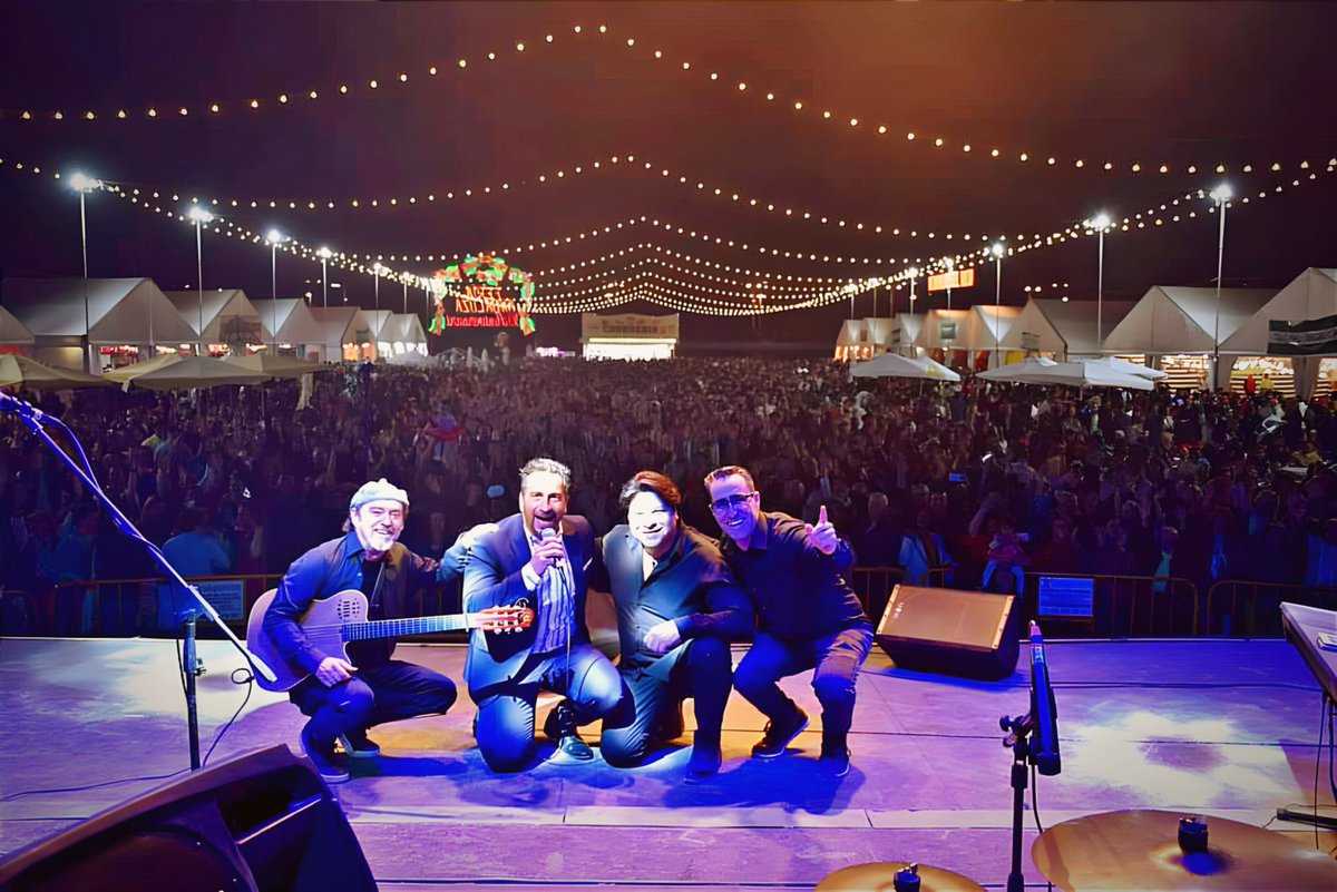 Valenciaaaa lo que vivimos ayer fue una locura 🥹 
Más de 9.000 personas estuvieron acompañandonos en este maravilloso concierto  en el Jardín de Turia.
Valencia os llevo en el alma 🫶🏻 
Moltíssimes gràcies per tot el vostre afecte ☺️

#Valencia #gira2024 #sevillanas