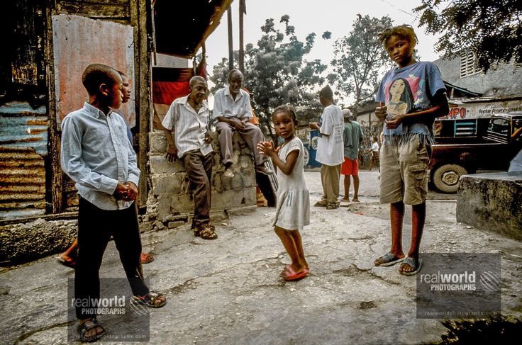 Street scene in Bel Aire, Port-au-Prince, Haiti. Gary Moore photo. Real World Photographs. #photojournalism #world #haiti #portauprince #children #street #sweden #photography #garymoorephotography #denmark #realworldphotographs