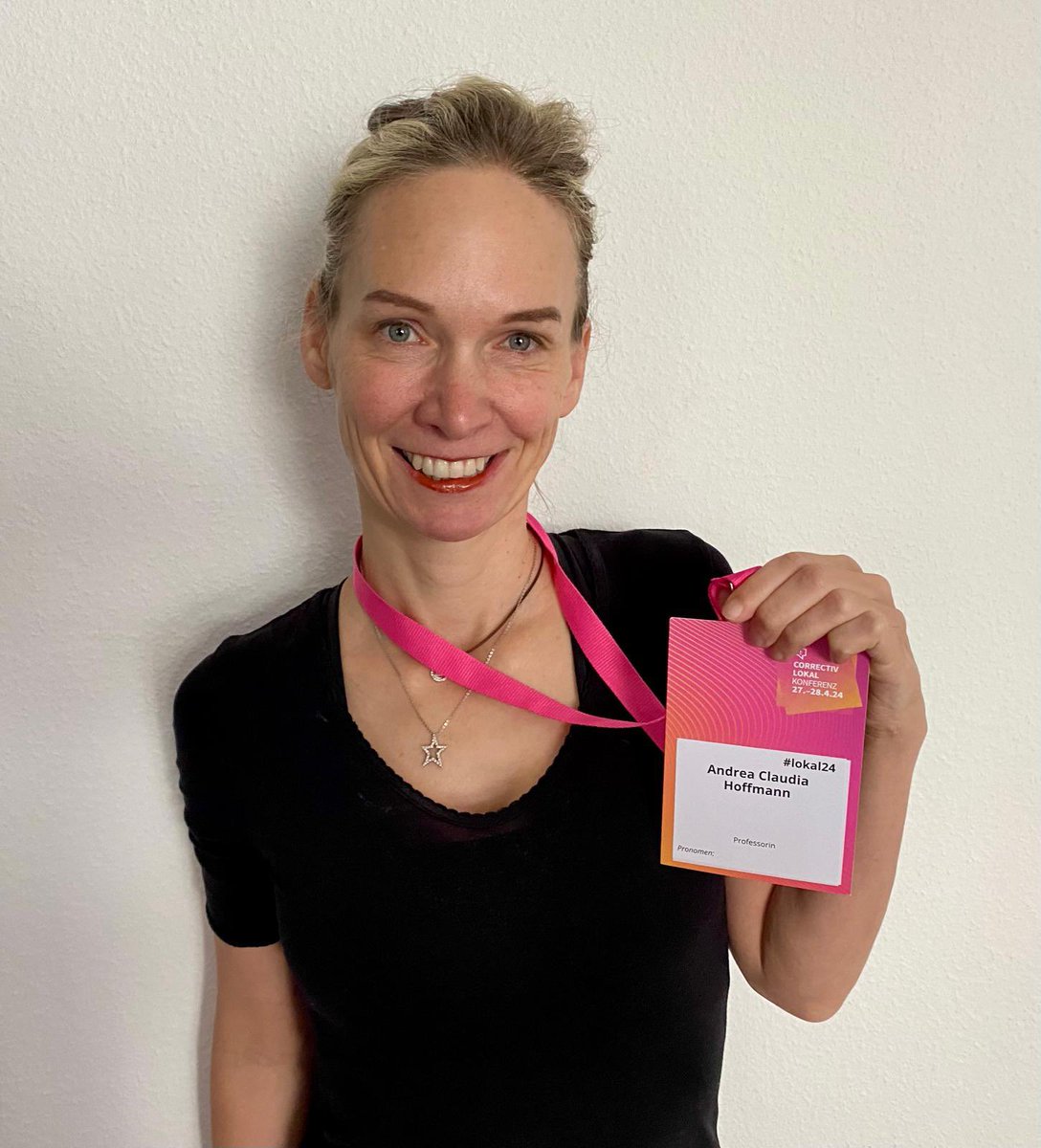 AndreaCHoffmann's tweet photo. Toller Kongress von CORRECTIV heute in Erfurt #Lokaljournalismus #Demokratie   #24Lokal https://t.co/xJMXWuWJb4