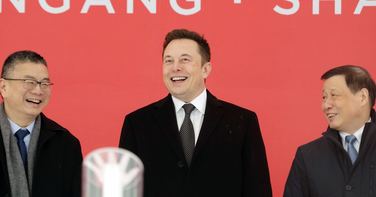 *ELON MUSK IS IN CHINA ON AN UNNANOUNCED TRIP TO DISCUSS THE ROLLOUT OF TESLA'S FULL SELF-DRIVING SOFTWARE $TSLA 🇨🇳🇨🇳