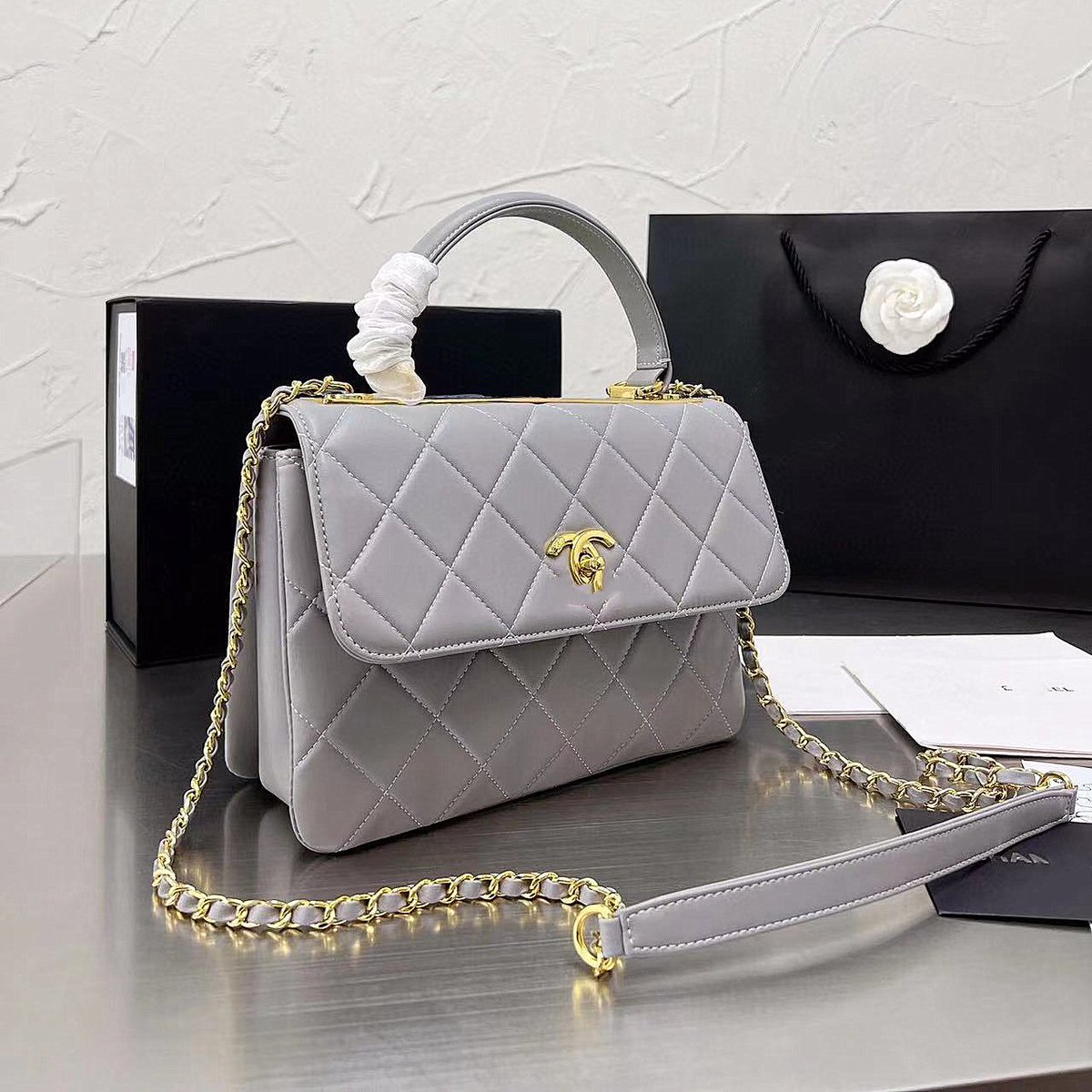 Carolyn680011's tweet photo. 👜US$184😄Reps Cf Caviar Pattern Cowhide Leather Trendy Cc Portable Diagonal Bag
#shoulderbag #repsshoulderbag #fauxbags #replicaluxurybags #shoulderbags #fakebags #repsbags #womenbags #highqualityshoulderbags #chainbags #counterfeitbags #replicadesignerbags #babareplica https://t.co/n3waueZmTL