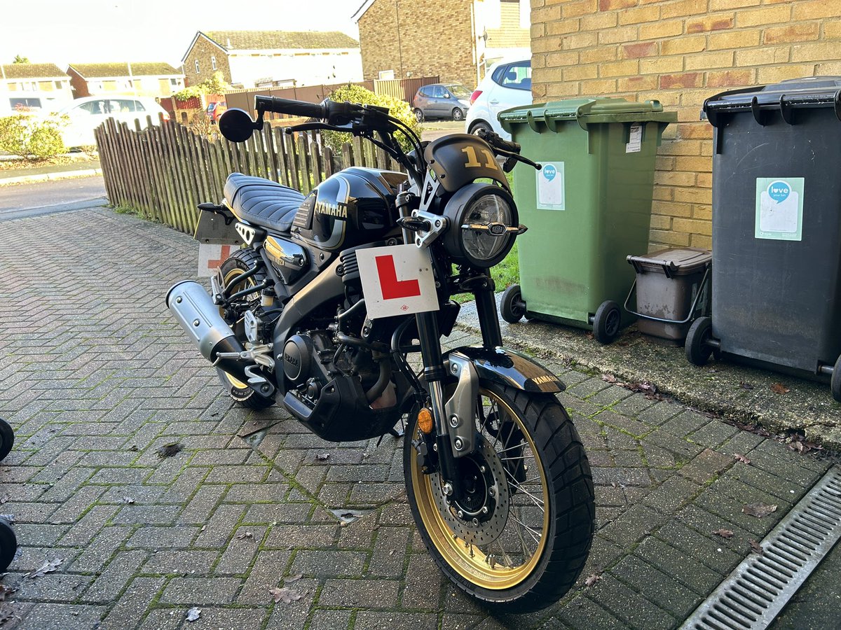 @YMUKofficial I love, love, love this thing. L plates coming off soon but the bike is going absolutely nowhere! (Well, apart from out on the road with me riding it 😁)