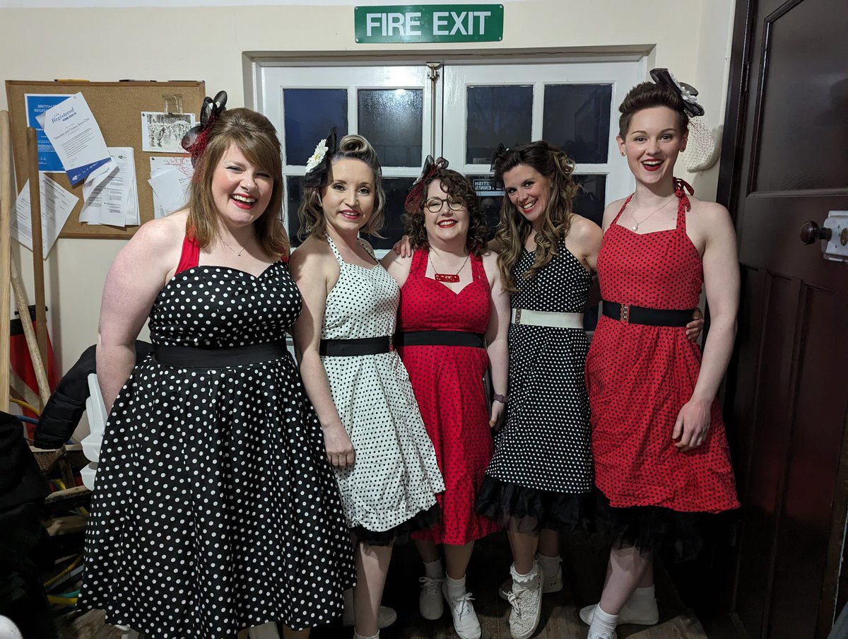 Amazing night with these glorious ladies <a href="/TheDaisyChains1/">The Daisy Chains</a> #rocknroll